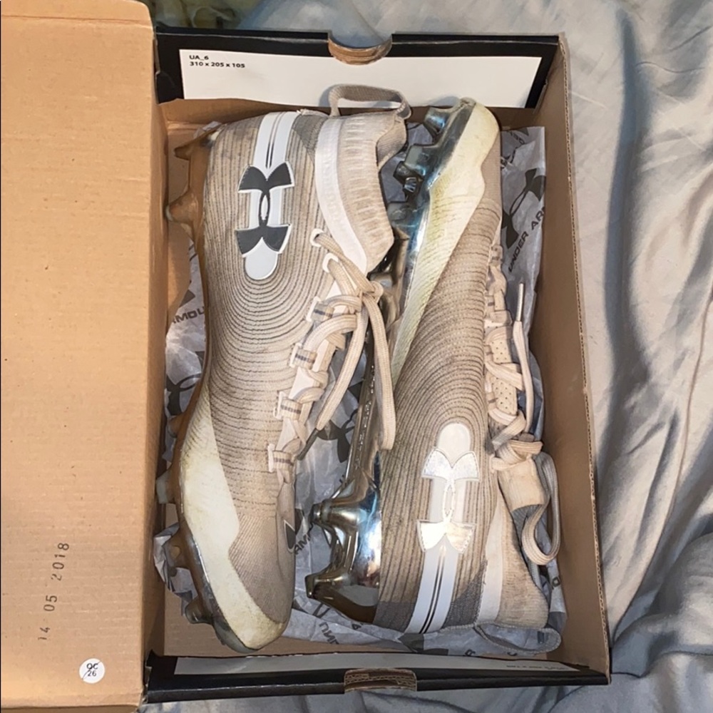 Under Armour Spoplights, football cleats